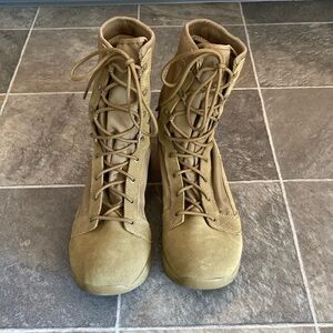Danner Men’s size 12 Tachyon 8” desert boots